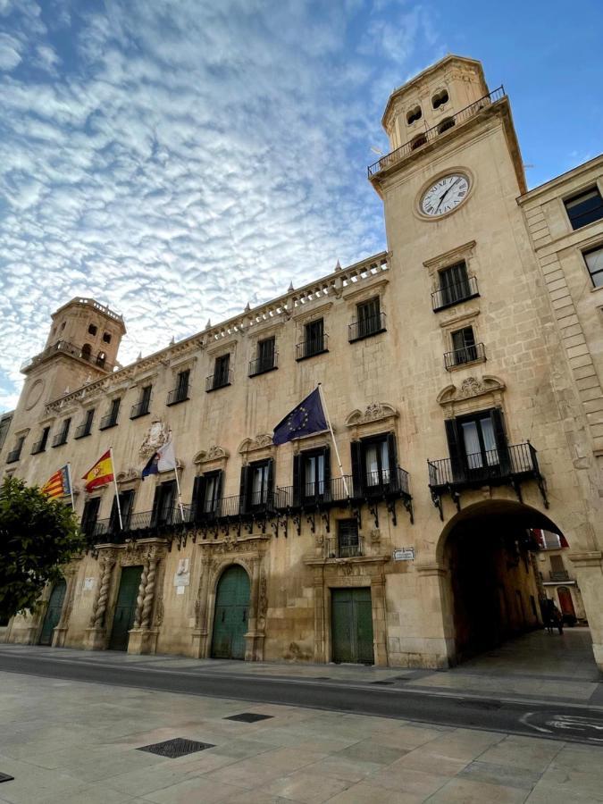 Haroldo Parres 17 Alicante Exterior foto